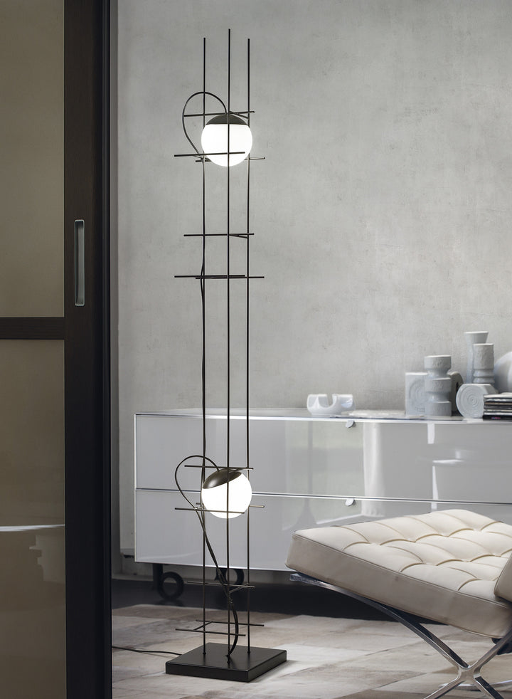 Plot Frame Floor Lamp