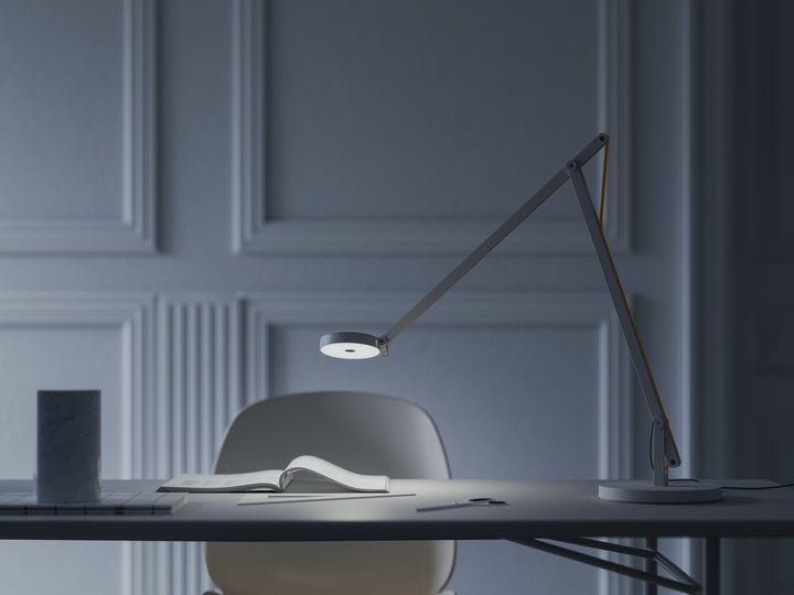 String T1 Table Lamp (TW)